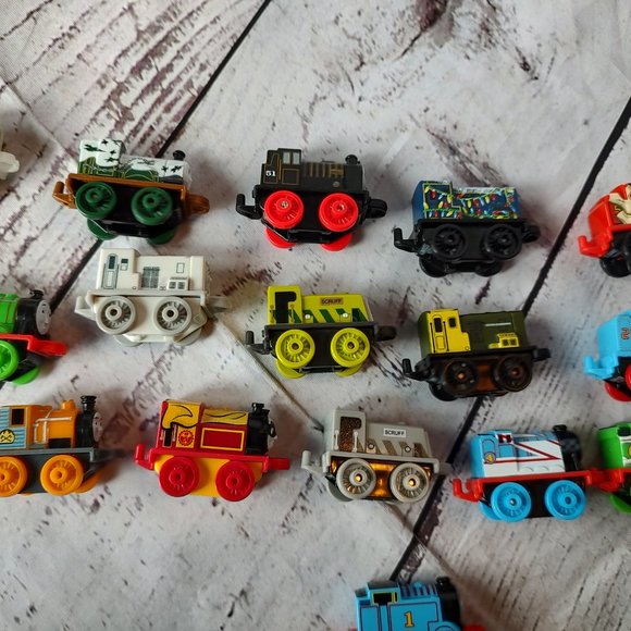 Thomas The Train Minis Lot Toys Thomas And Friends Collection ~ Lot Of 16 - Picture 8 of 12